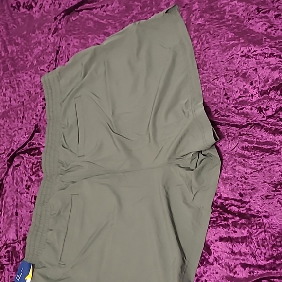 Old Navy High-Waisted StretchTech 4-Inch Inseam Shorts Size 4X NWT - Picture 6 of 6